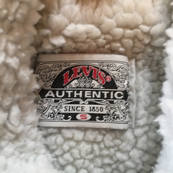 Vintage Levi Sherpa Lined Denim Jacket - Picture 2 of 2